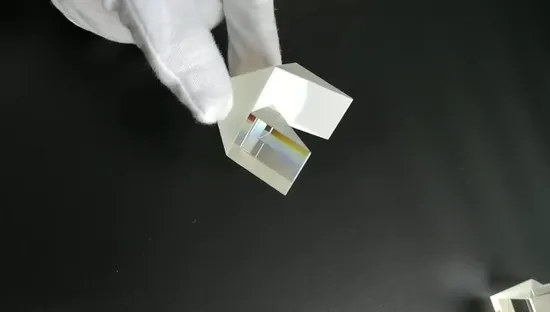 Lente personalizzata con prisma irregolare in vetro ottico K9